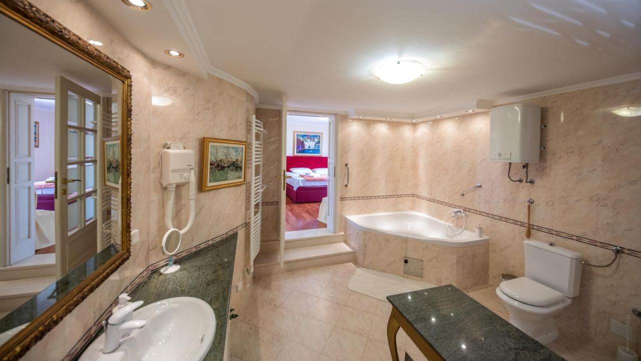 Holiday Home Lapad Beach Royal Дубровник Екстер'єр фото